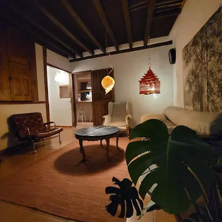 Independiente Con Acceso A Patio Y Piscina La Nueva Candeleda